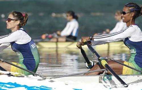 O barco double skiff  feminino peso-leve, formado pelas remadoras Fabiana Beltrame e Luana Bartholo, chegou em segundo luga / Foto: Divulgação  